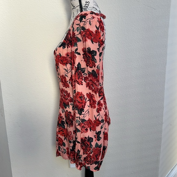 BEACH RIOT, Floral Open Back Romper Size Medium Pink/Red - Picture 3 of 5